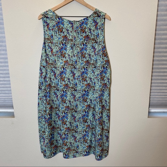 Junarose- Plus Size Sema Zeenan Shaped Dress - Picture 6 of 7